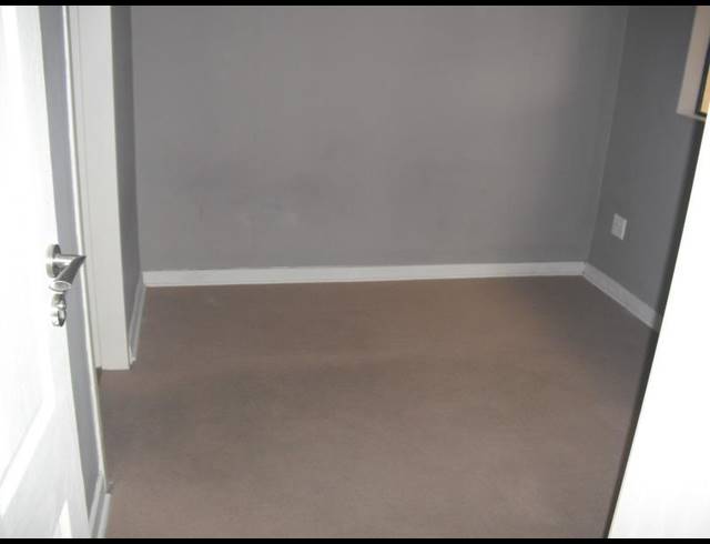 1 BEDROOM PROPERTY TO RENT IN DIE BULT